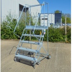 Second Hand 5 Step Wide Mobile Ladder Second Hand 5 Step Wide Mobile Ladder