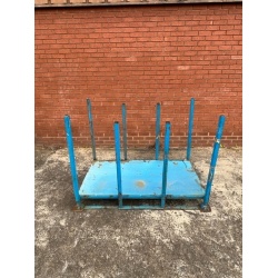 Second Hand Blue Post Pallet