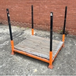 Used Post Pallet With Black Posts