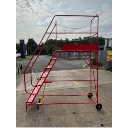 Second Hand Used 7 Step Red Mobile Platform