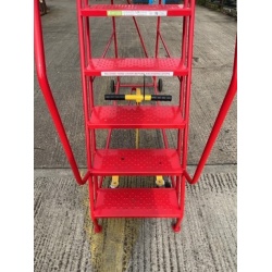 Second Hand 7 Step Red Mobile Platform