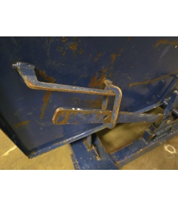 second hand tipping skip safety catch