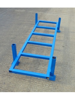 Staggered Steel Stacking Post Pallet
