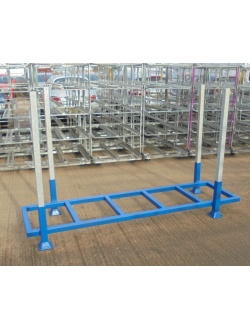 Staggered Steel Stacking Post Pallet with Posts